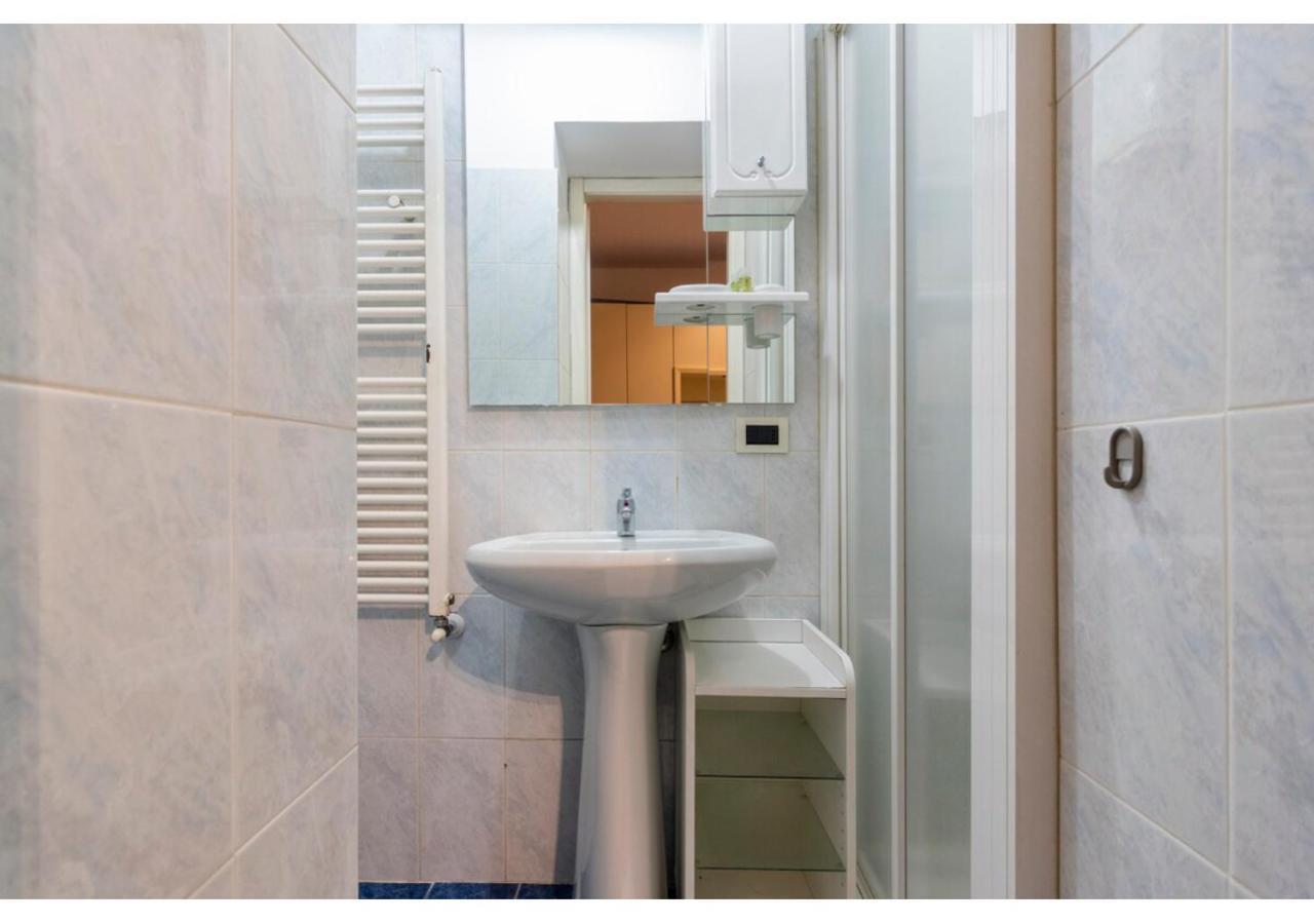 Stayeasy Moscova Studio - Brera & Downtown Walking Milan Bagian luar foto
