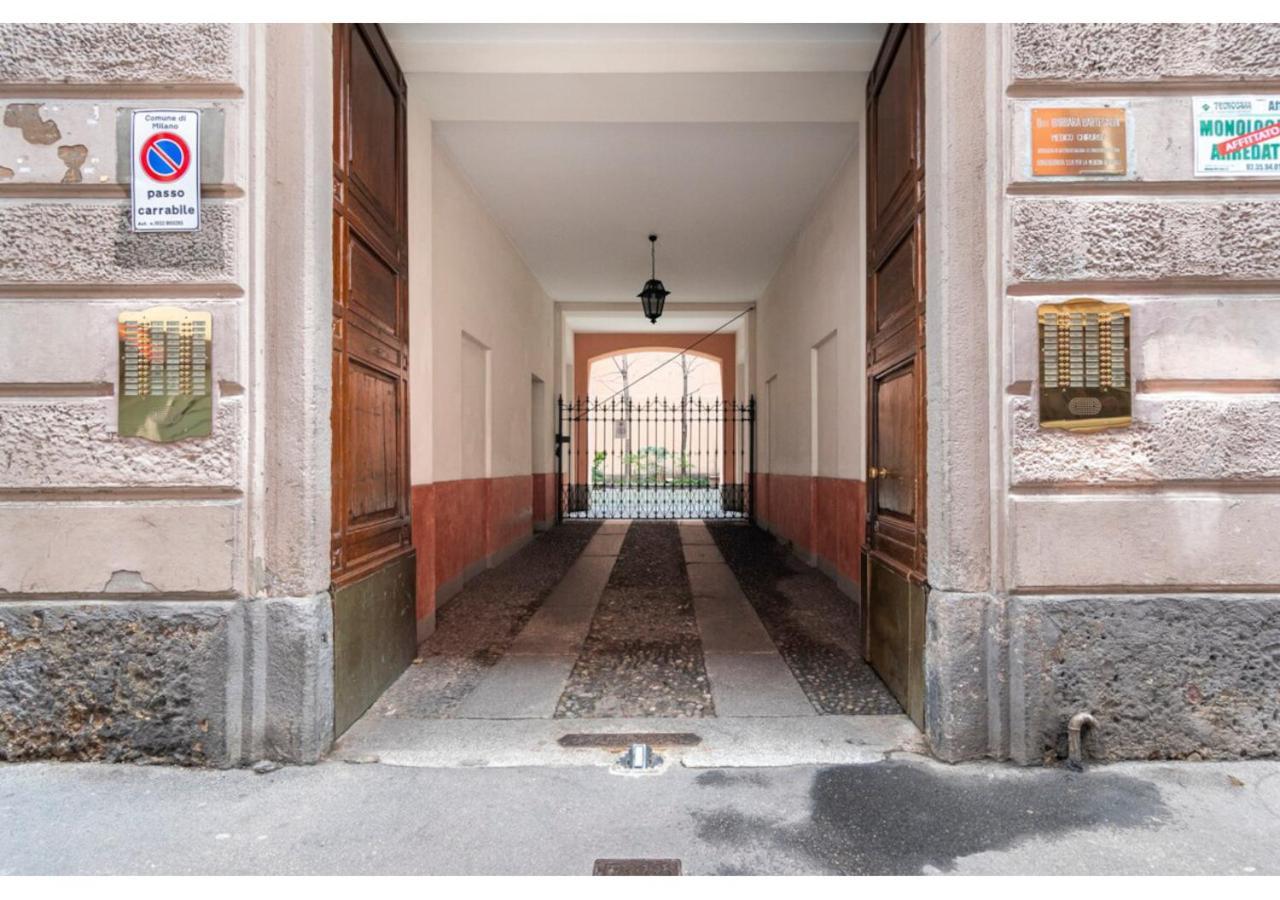 Stayeasy Moscova Studio - Brera & Downtown Walking Milan Bagian luar foto